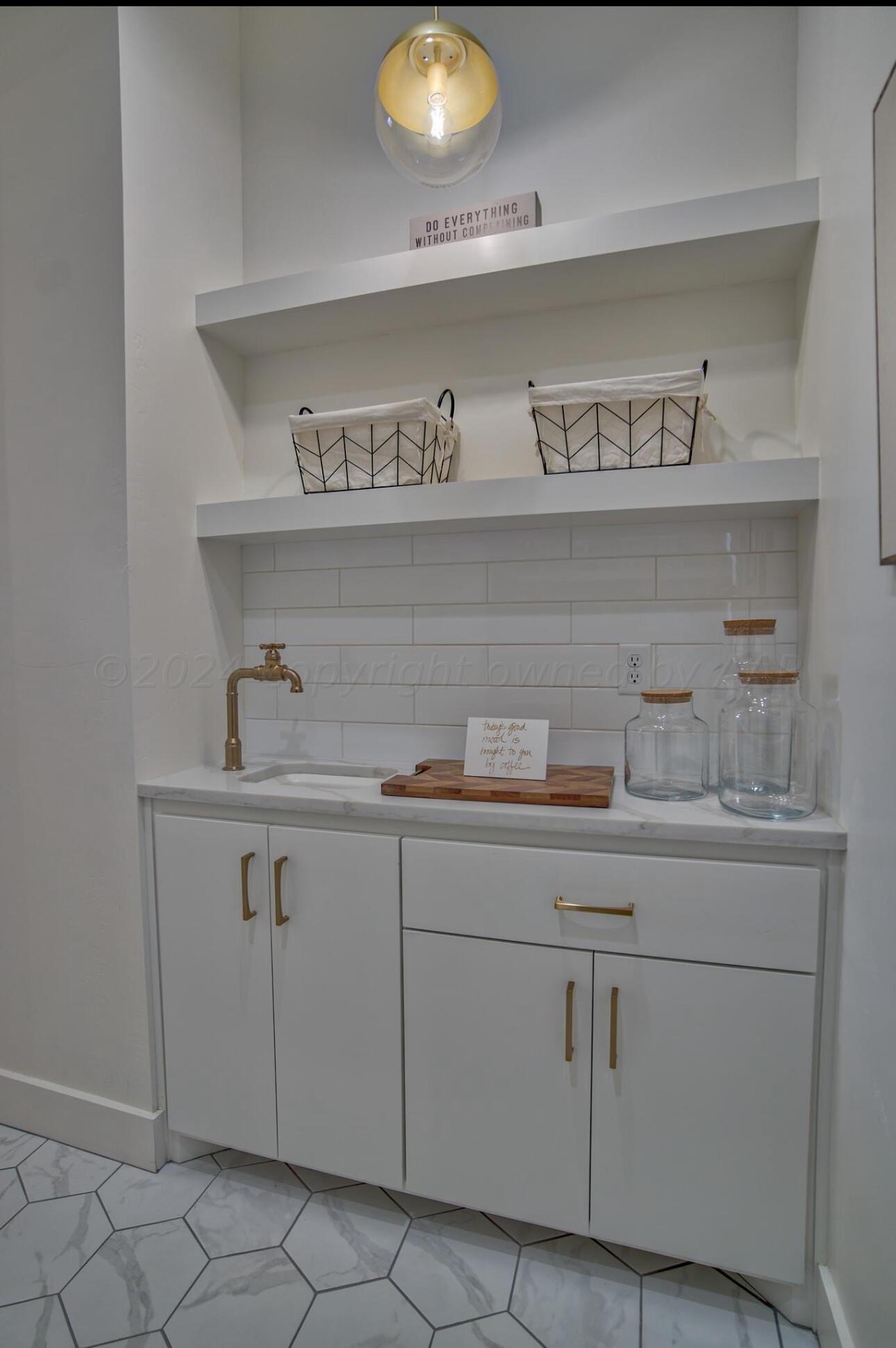 19181 Buck Springs Road Amarillo, TX 79119 - Photo 42 of 86 Coffee Bar