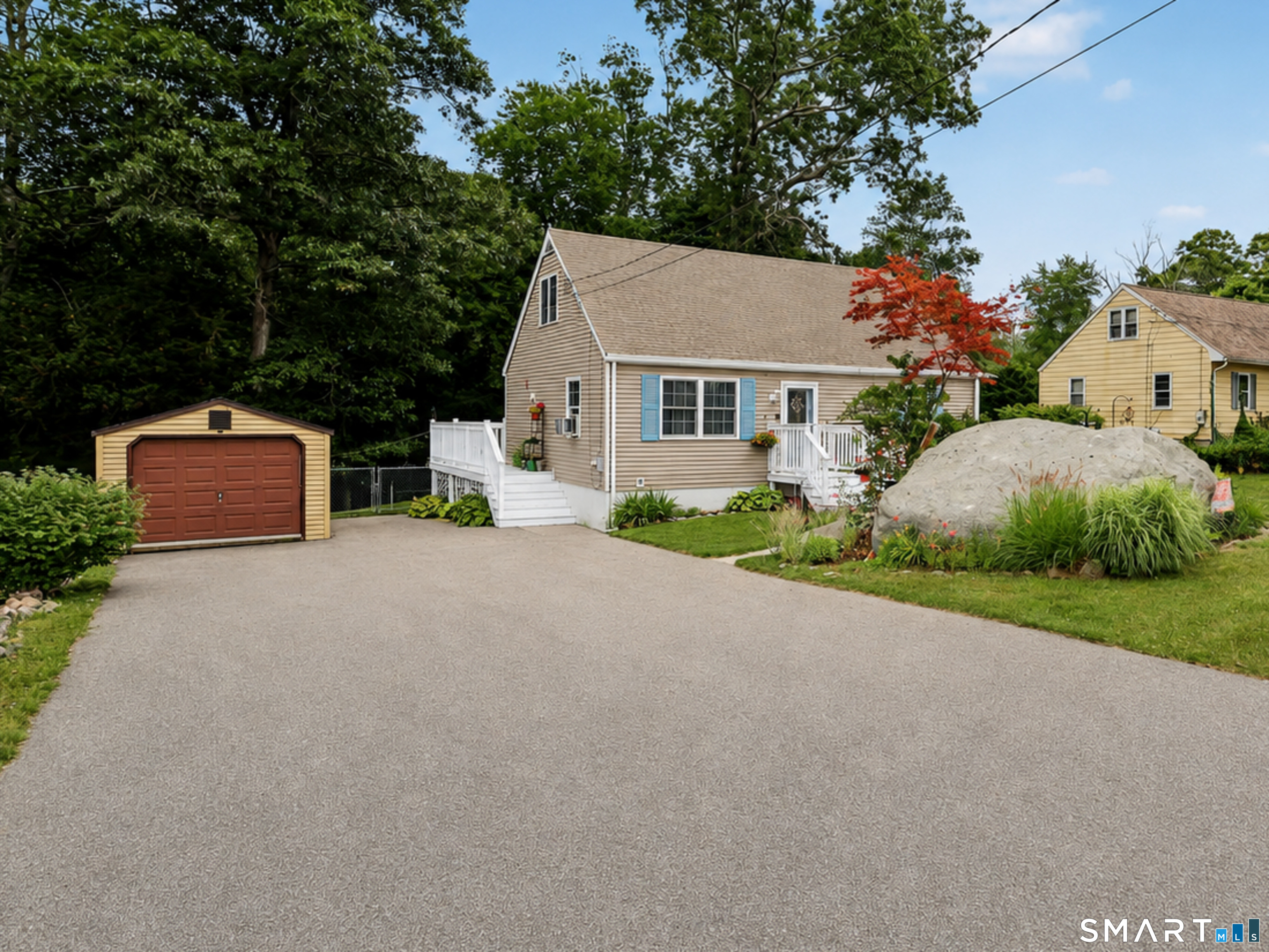 264 Roxbury Road East Lyme, CT 06357 - Photo 1 of 27