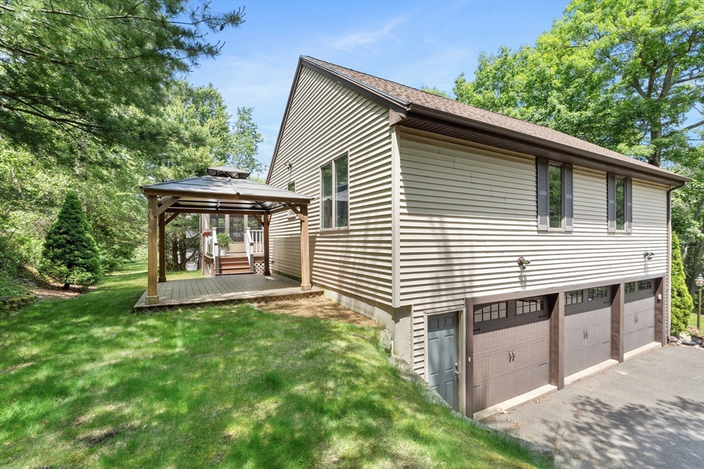 25 Dexter Road Melrose, MA 02176 - Photo 3 of 42