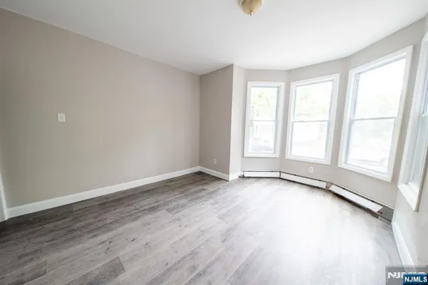 $2,050 | 131 South 8th Street, Unit 1, Newark, NJ 07107