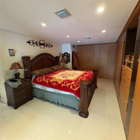 $994,900 | 101 South Royal Poinciana Boulevard, Miami Springs, FL 33166