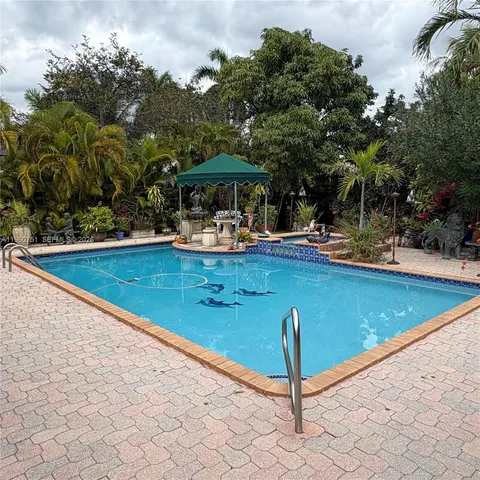 $994,900 | 101 South Royal Poinciana Boulevard, Miami Springs, FL 33166