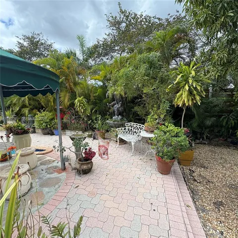 $994,900 | 101 South Royal Poinciana Boulevard, Miami Springs, FL 33166