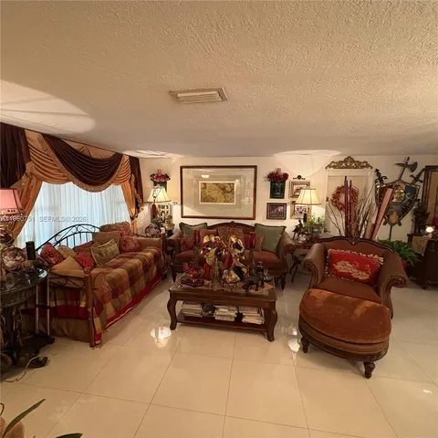 $994,900 | 101 South Royal Poinciana Boulevard, Miami Springs, FL 33166