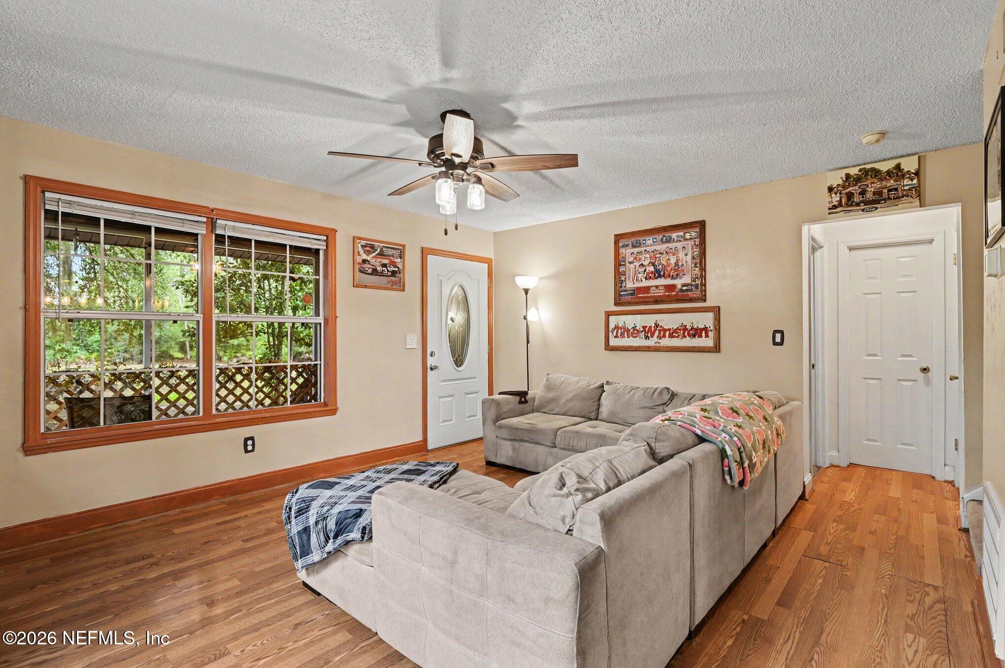 490 Pine Woods Road Ormond Beach, FL 32174 - Photo 4 of 29 005_file_1863
