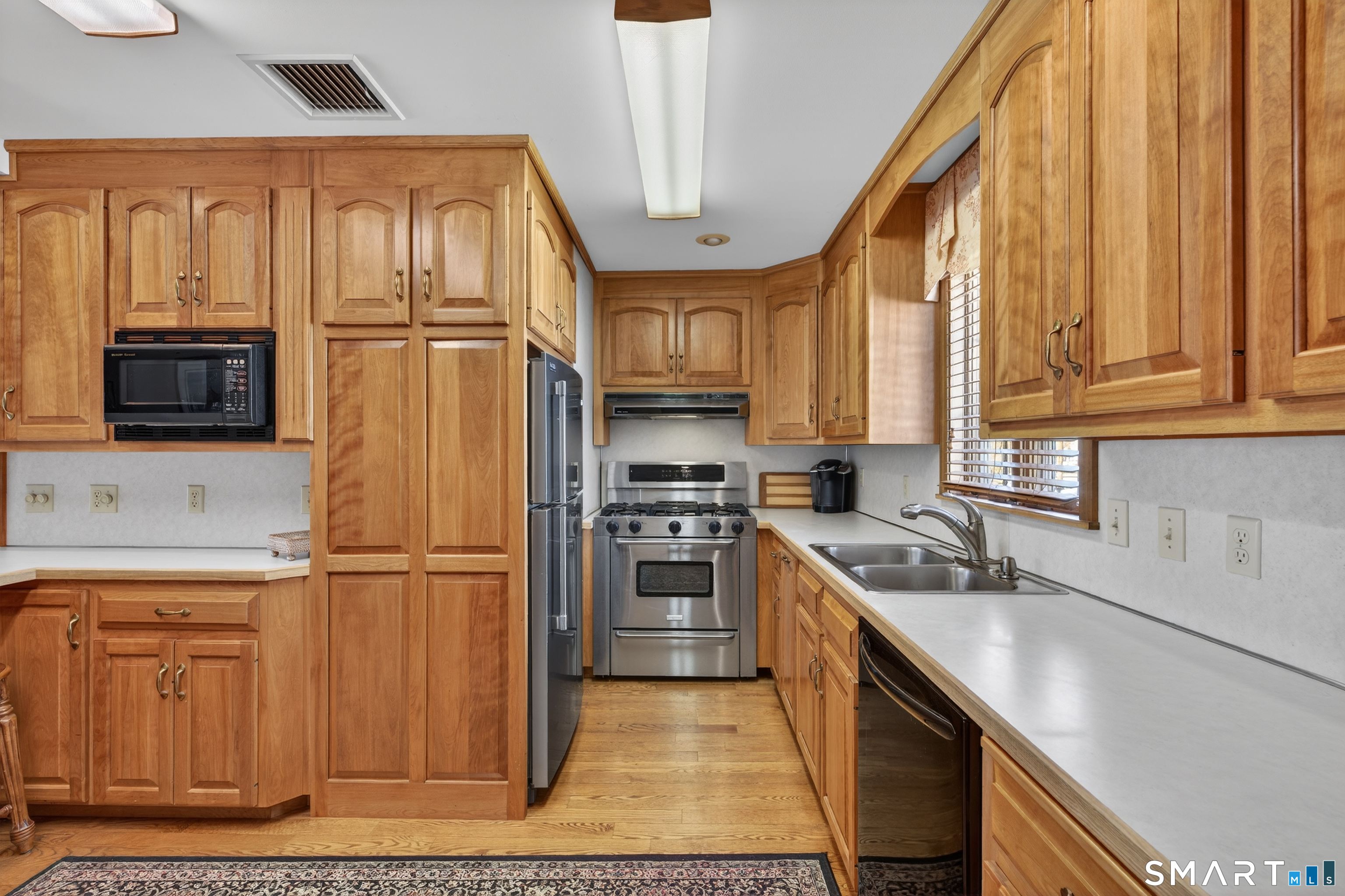 40 Holmes Street Stonington, CT 06355 - Photo 15 of 38