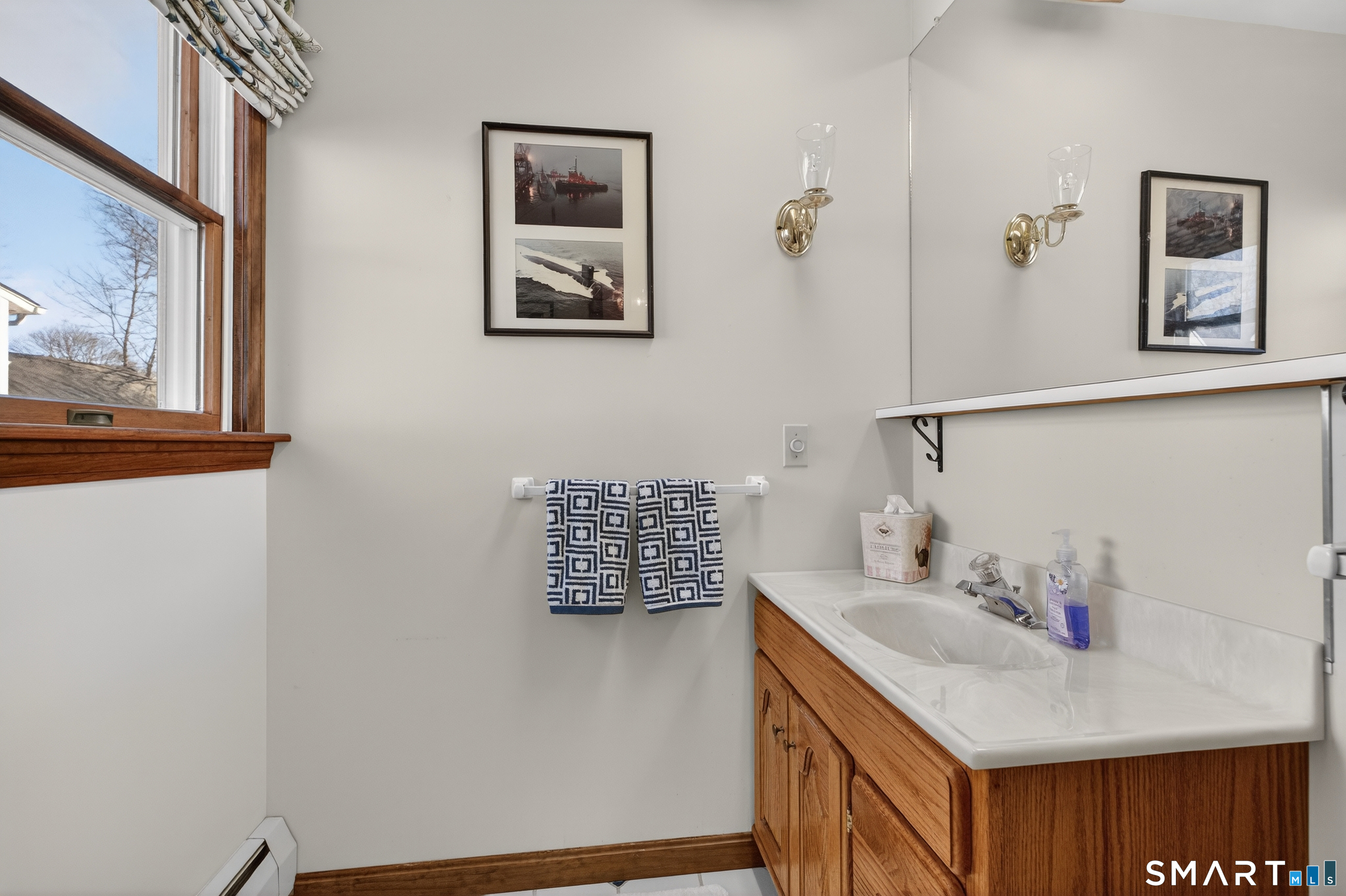 40 Holmes Street Stonington, CT 06355 - Photo 24 of 38
