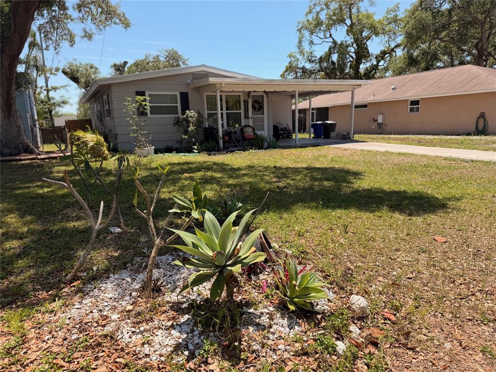 519 Norfolk Street Dunedin, FL 34698 - Photo 2 of 32
