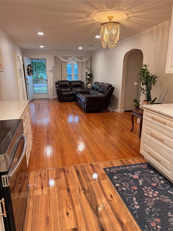 519 Norfolk Street Dunedin, FL 34698 - Photo 10 of 32