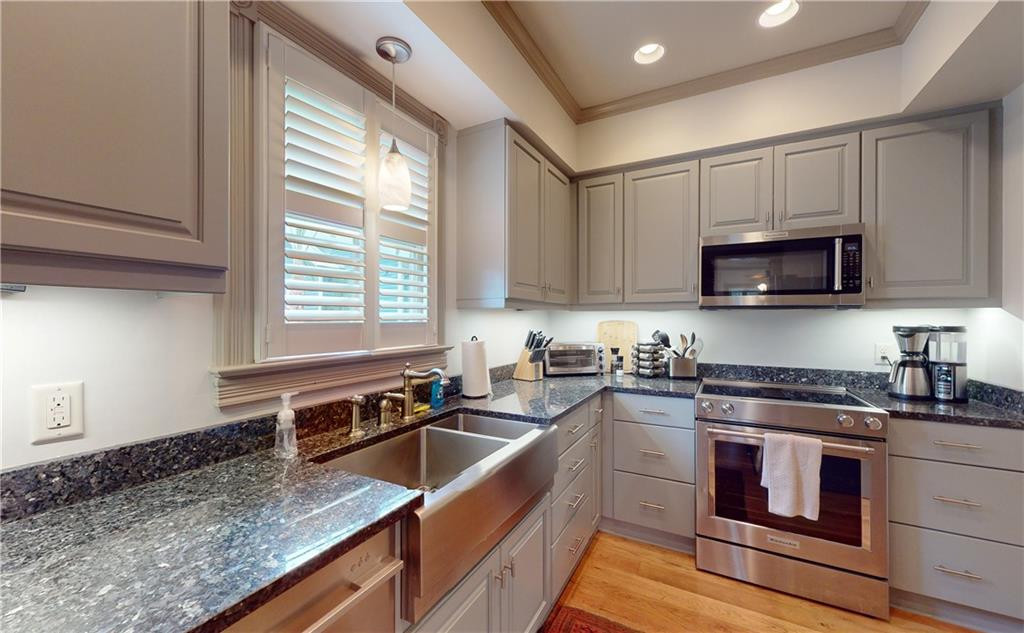 804 A Howe Street, Unit A Brunswick, GA 31520 - Photo 9 of 17 Photo 9
