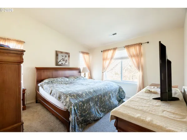 $782,500 | 1037 Northeast Creeksedge Drive, Hillsboro, OR 97124