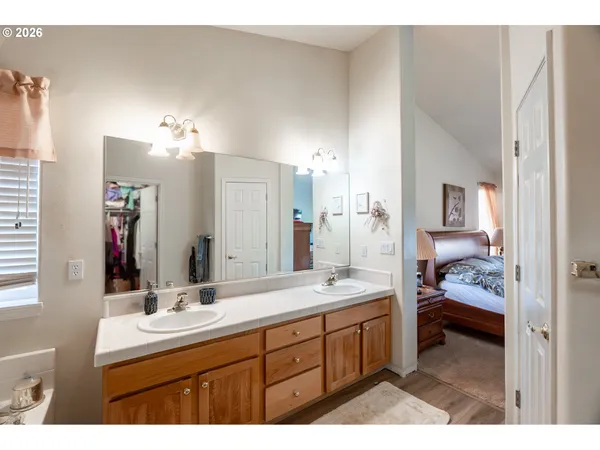 $782,500 | 1037 Northeast Creeksedge Drive, Hillsboro, OR 97124