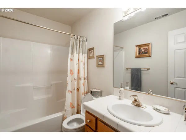 $782,500 | 1037 Northeast Creeksedge Drive, Hillsboro, OR 97124