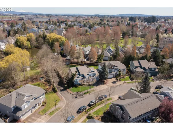 $782,500 | 1037 Northeast Creeksedge Drive, Hillsboro, OR 97124