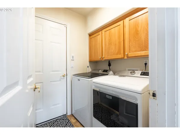 $782,500 | 1037 Northeast Creeksedge Drive, Hillsboro, OR 97124