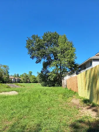 $274,900 | 27 Summer Haze Circle, The Woodlands, TX 77382