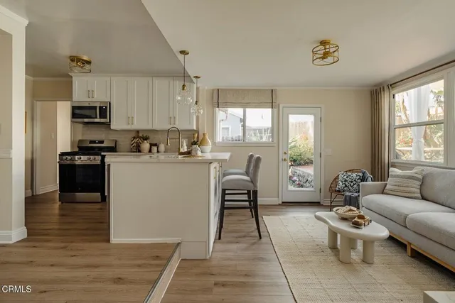 $975,000 | 3417 Encinal Avenue, La Crescenta, CA 91214