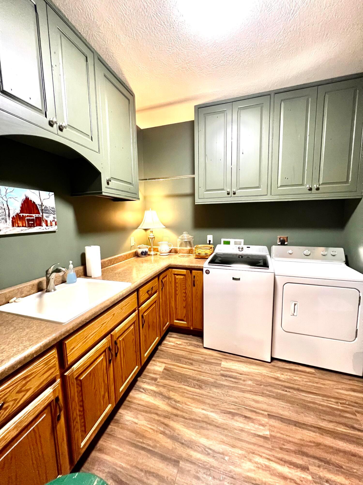 4387 Mahar Road Springfield, OH 45502 - Photo 33 of 71 IMG_2598