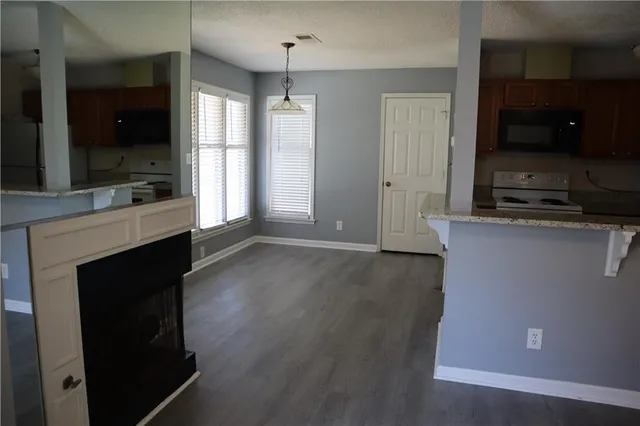 $1,800 | 1103 Garden Court, Atlanta, GA 30328