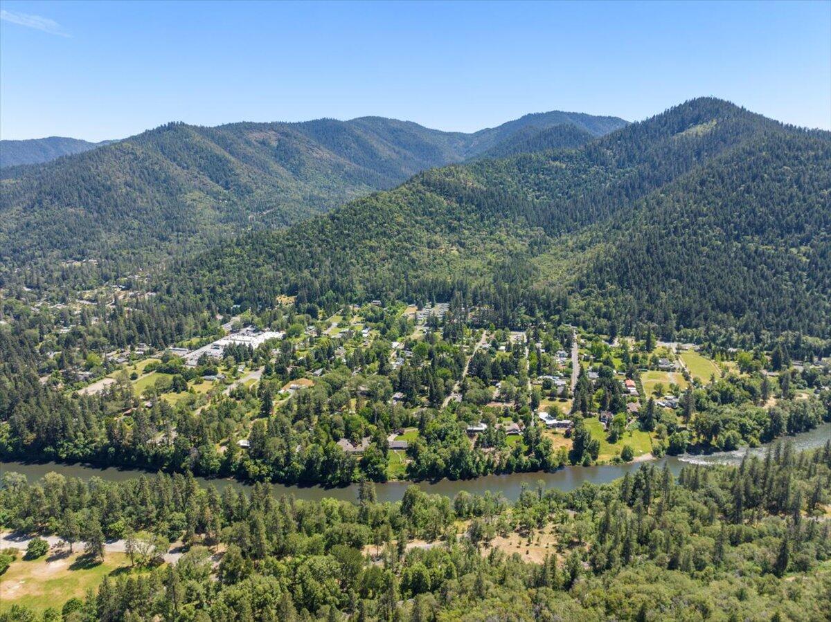 3013 Pearce Park Road Grants Pass, OR 97526 - Photo 2 of 96 River and Mountain views yet an easy few minutes to town.