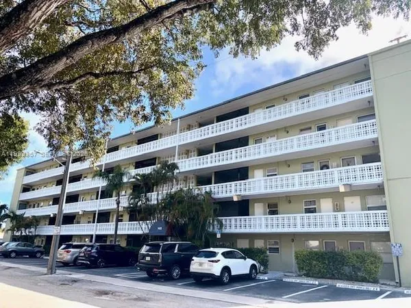 $1,750 | 1425 Arthur Street, Unit 403A, Hollywood, FL 33020