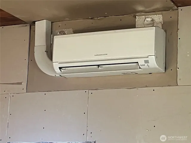 a close up view of washer and dryer