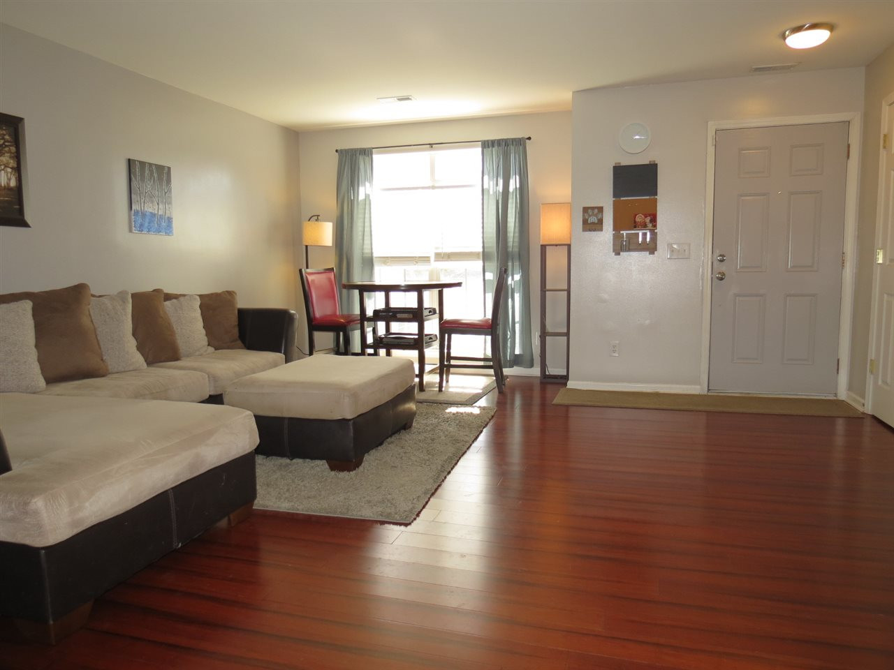 8620 Neuse Landing Lane, Unit 112 Raleigh, NC 27616 - Photo 2 of 16 Family room