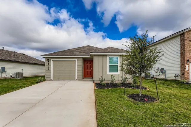 $1,595 | 14007 Sandstone Pass, San Antonio, TX 78253