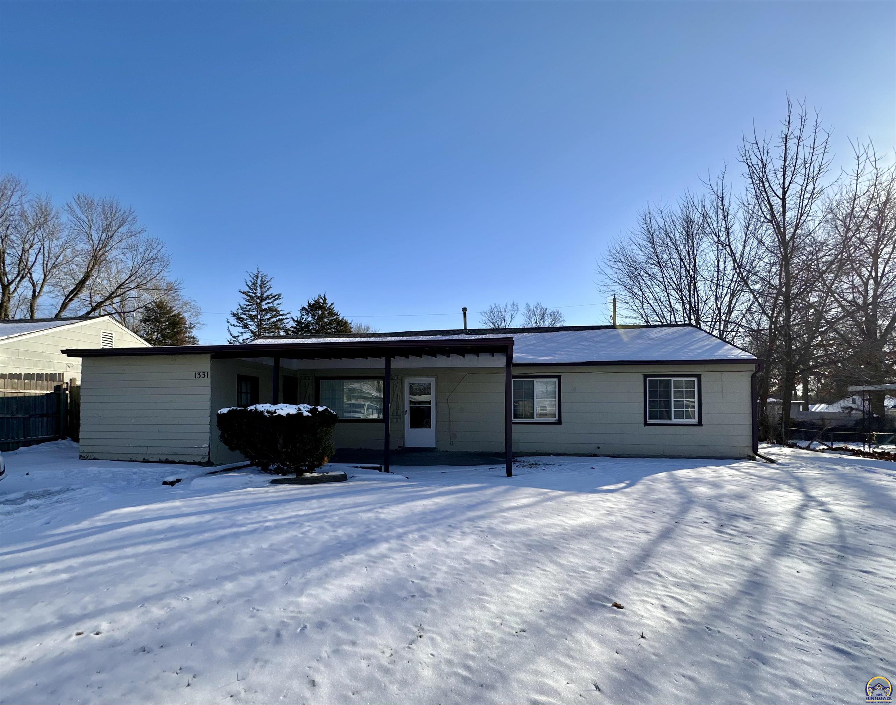 1331 Southwest Croix Street Topeka, KS 66611 - Photo 1 of 14