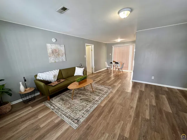 $124,900 | 1331 Southwest Croix Street, Topeka, KS 66611