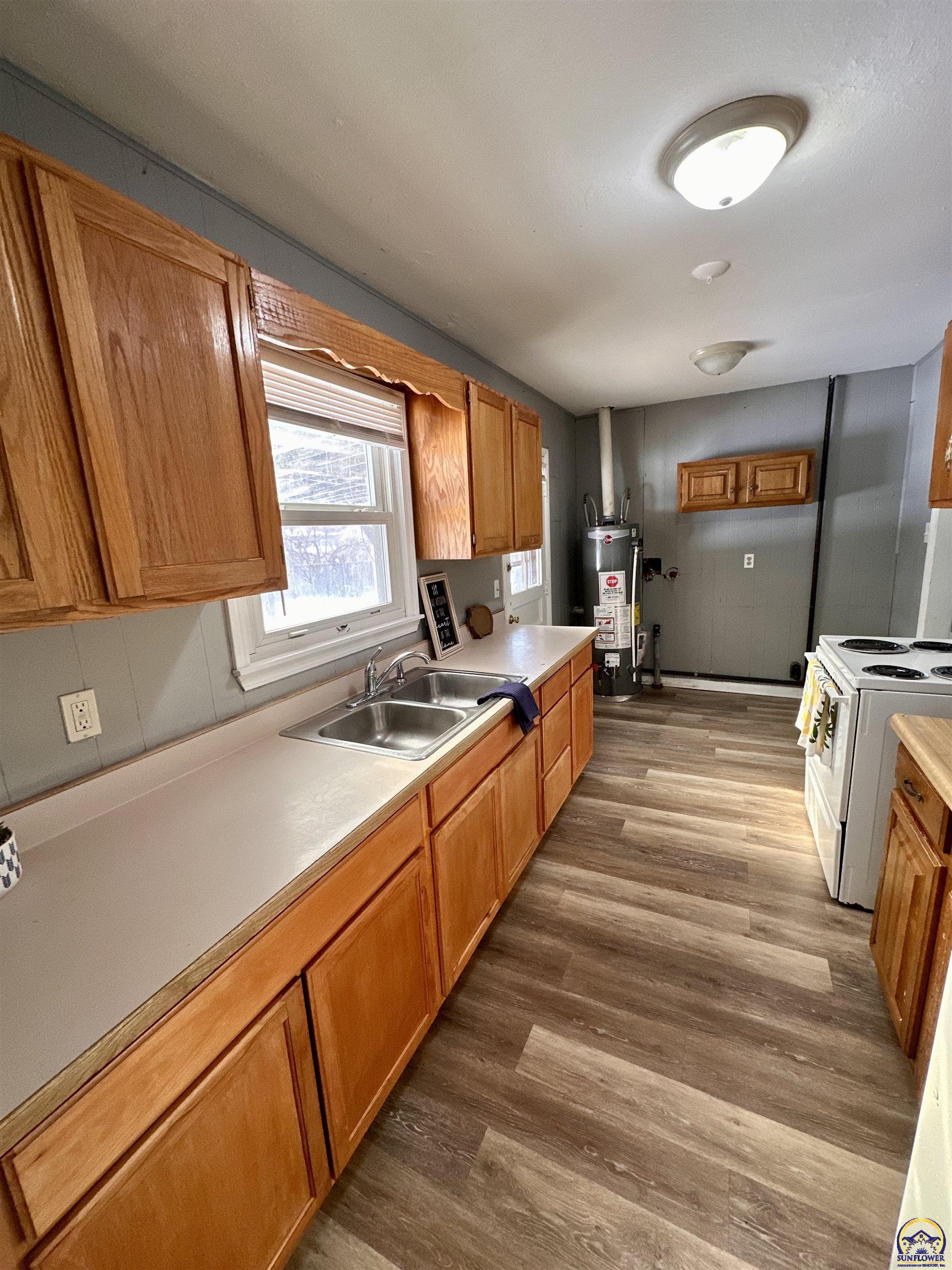 1331 Southwest Croix Street Topeka, KS 66611 - Photo 5 of 14