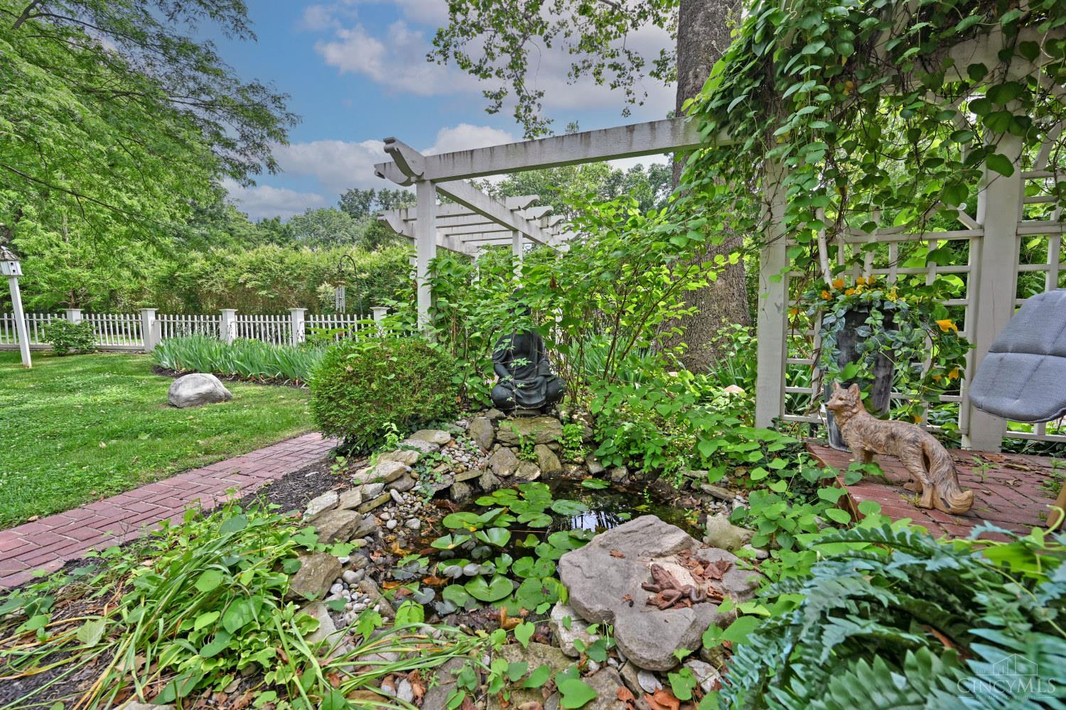 6900 Drake Road Cincinnati, OH 45243 - Photo 37 of 44