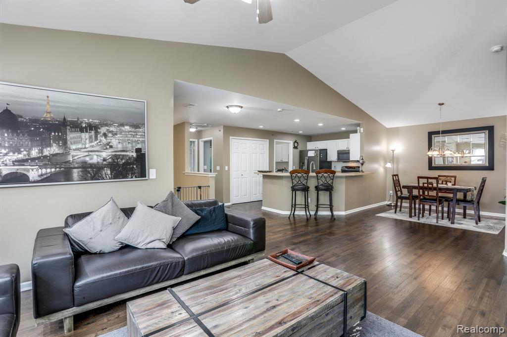 1730 Deepwood Circle Rochester, MI 48307 - Photo 8 of 20