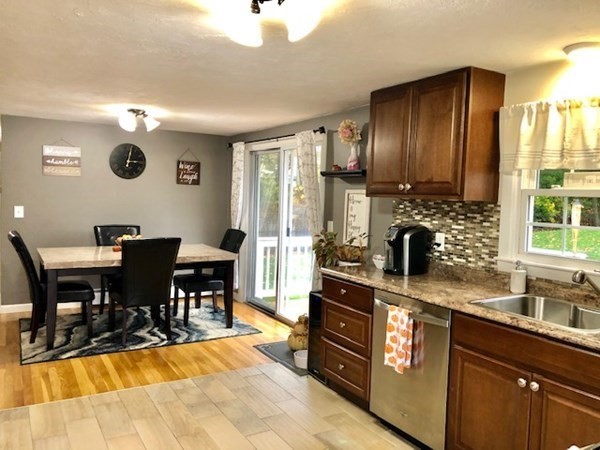 32 Crestwood Road Leicester, MA 01524 - Photo 5 of 34 Gallery Image 5