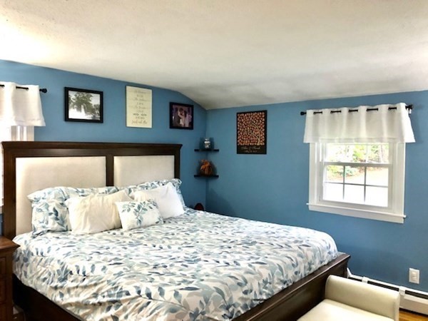 32 Crestwood Road Leicester, MA 01524 - Photo 8 of 34 Gallery Image 8