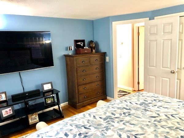 32 Crestwood Road Leicester, MA 01524 - Photo 9 of 34 Gallery Image 9