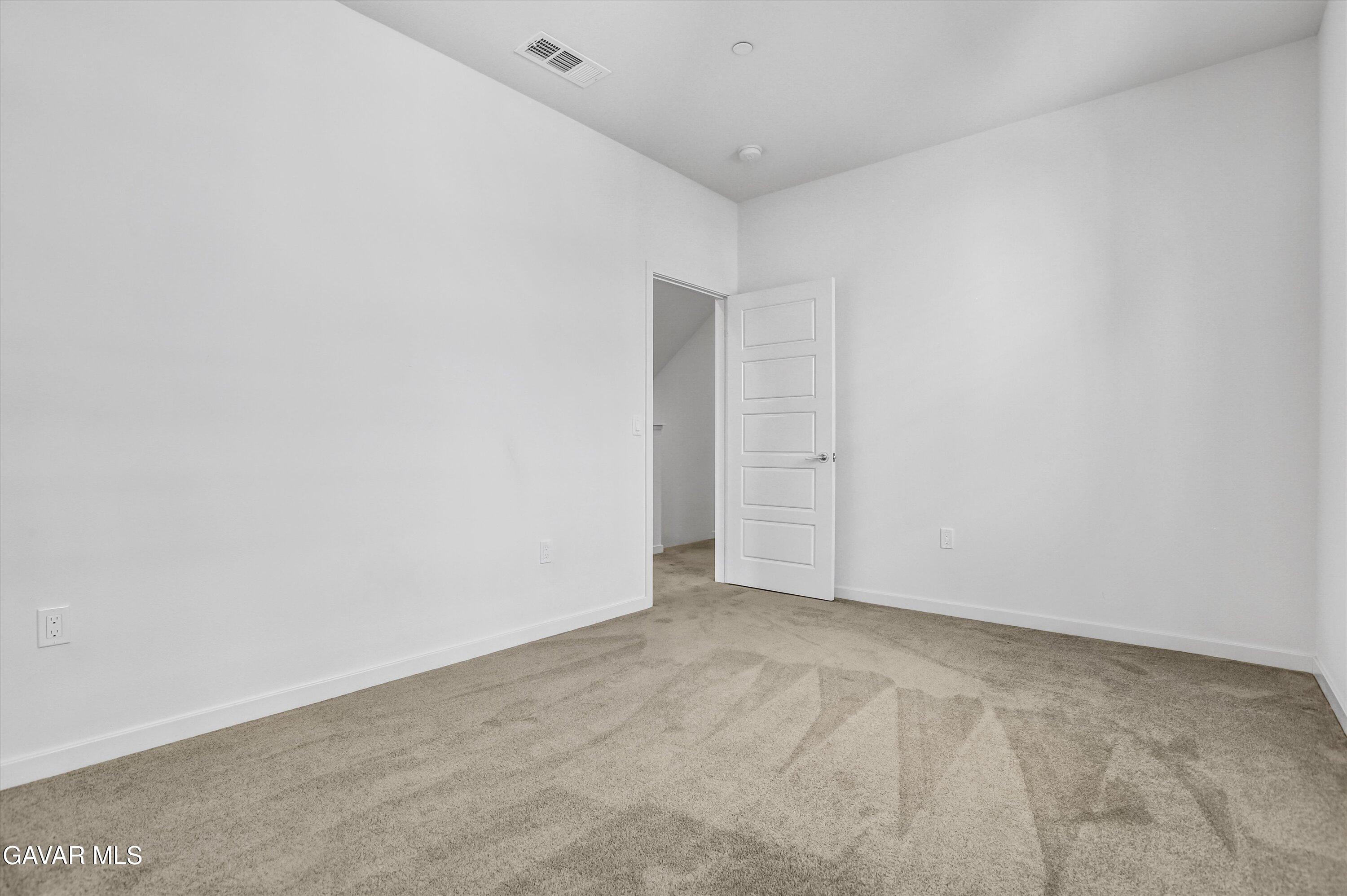 561 Winchester Drive Oxnard, CA 93036 - Photo 17 of 18 10-MG_1976_77_78_79_80