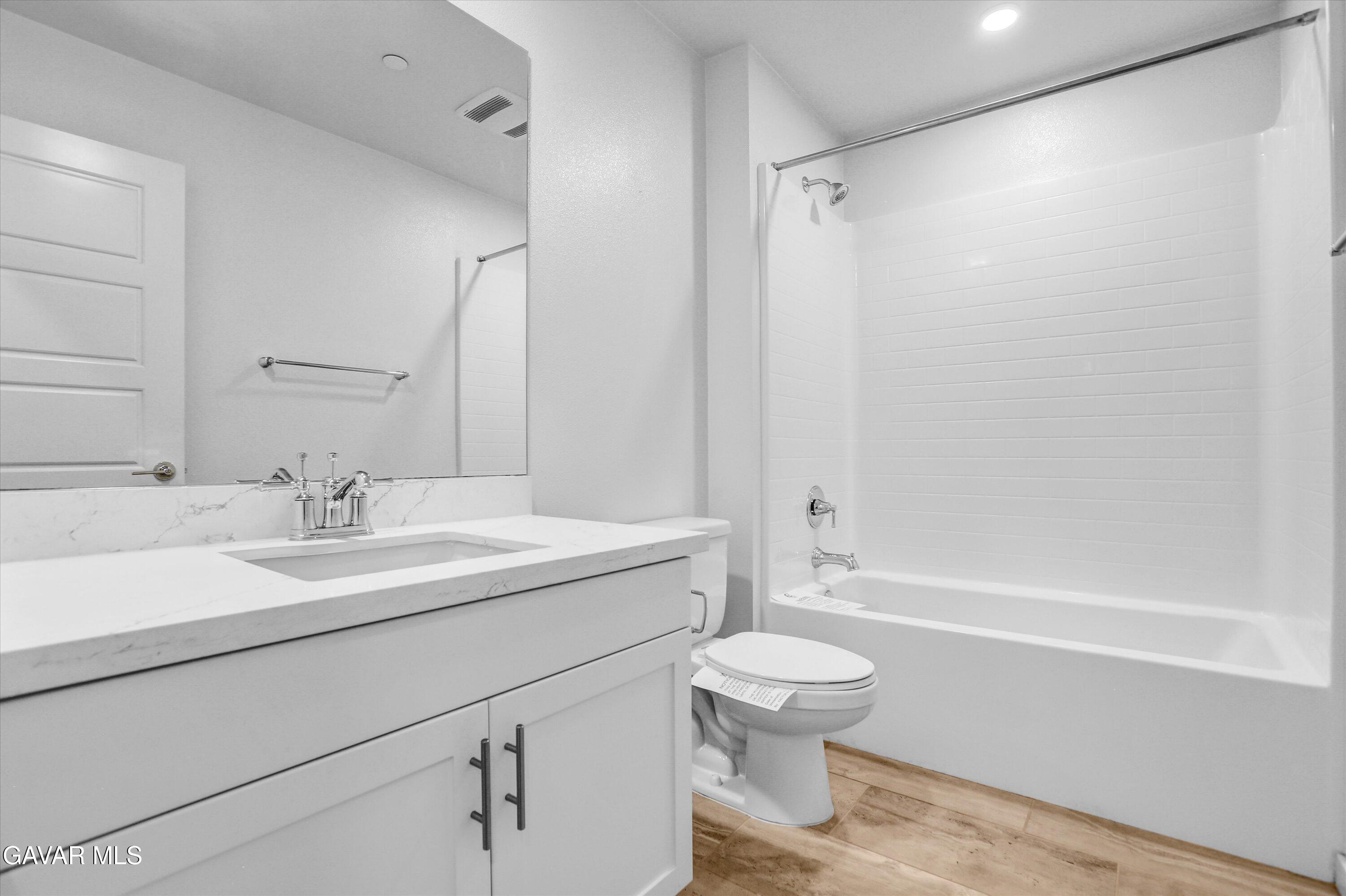 561 Winchester Drive Oxnard, CA 93036 - Photo 18 of 18 11-MG_1981_2_3_4_5