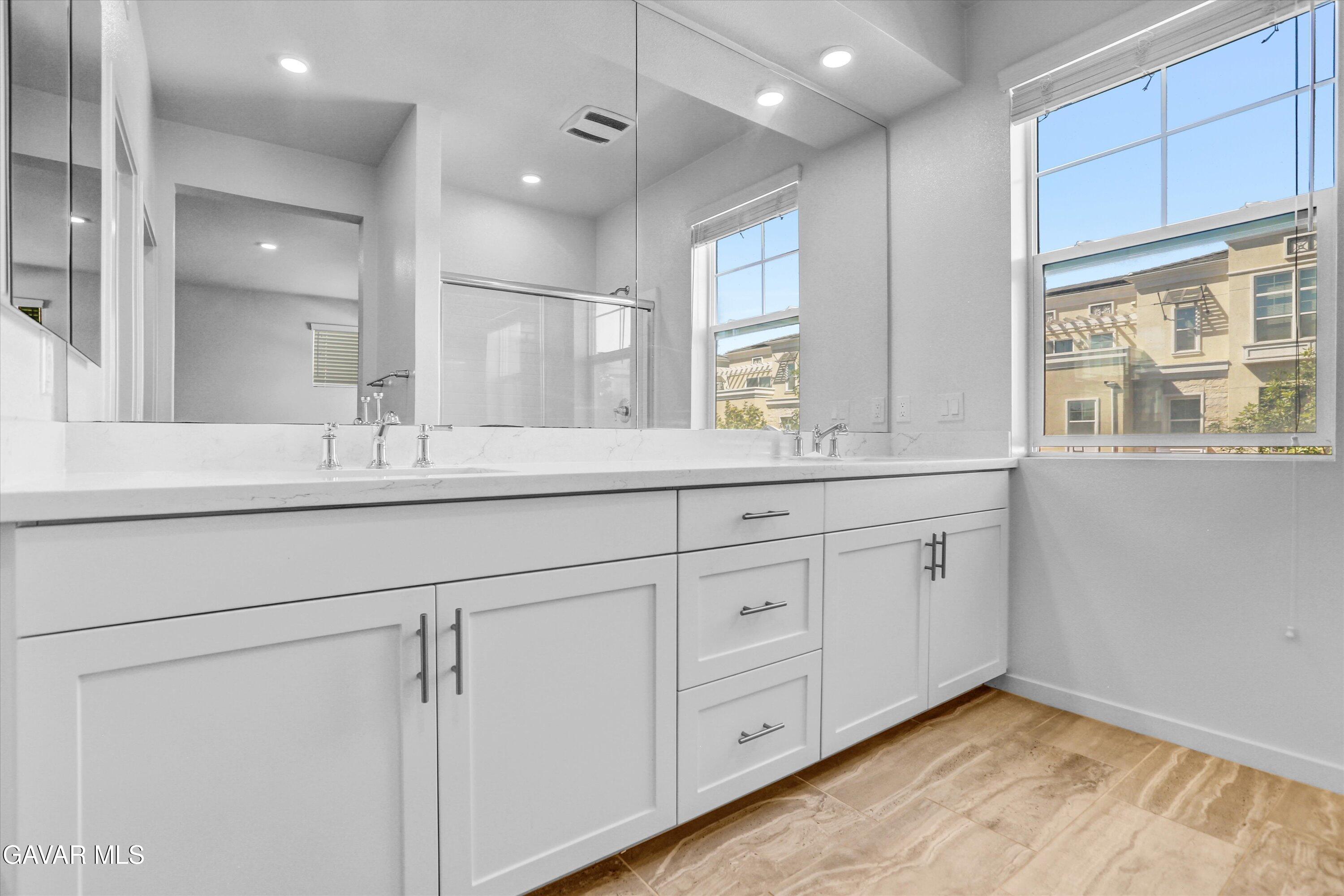 561 Winchester Drive Oxnard, CA 93036 - Photo 3 of 18 15-MG_2001_2_3_4_5