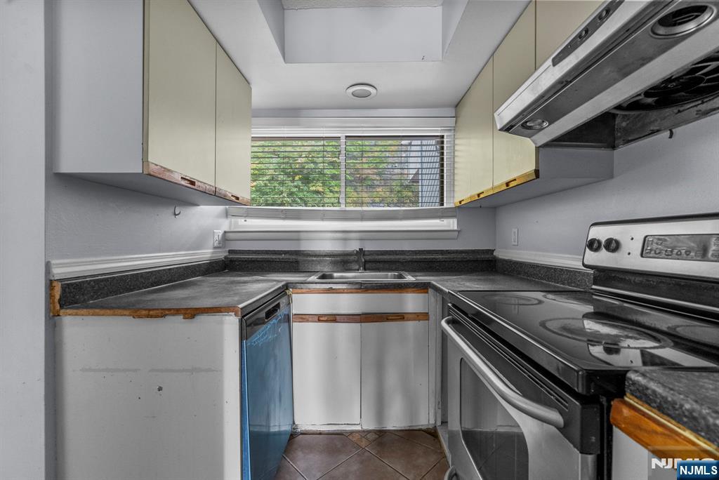 101 Highway 5, Unit 301 Edgewater, NJ 07020 - Photo 6 of 20