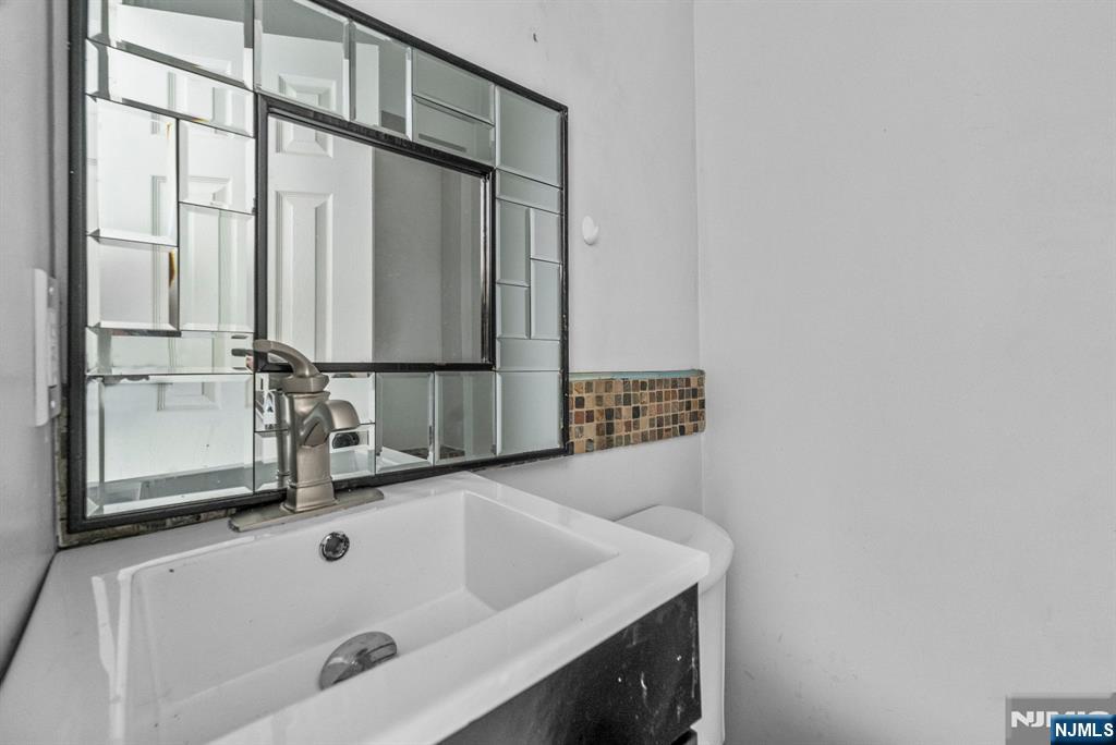 101 Highway 5, Unit 301 Edgewater, NJ 07020 - Photo 9 of 20