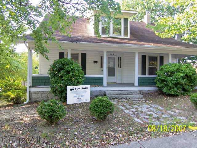 309 Taylor Street Mount Airy, NC 27030 - Photo 1 of 4 Exterior Front. front view