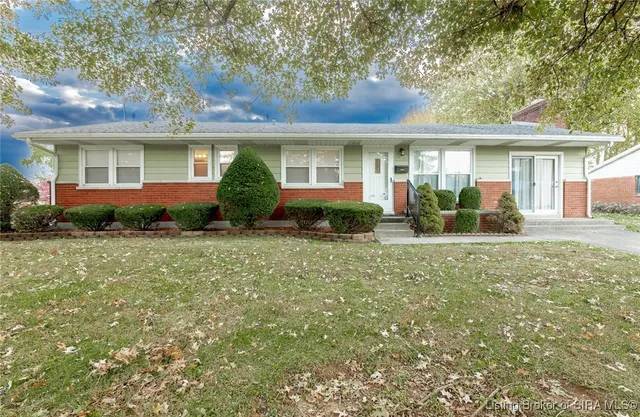 $212,500 | 115 Hungate Avenue, Salem, IN 47167