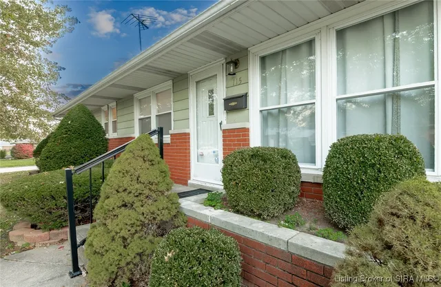 $207,500 | 115 Hungate Avenue, Salem, IN 47167