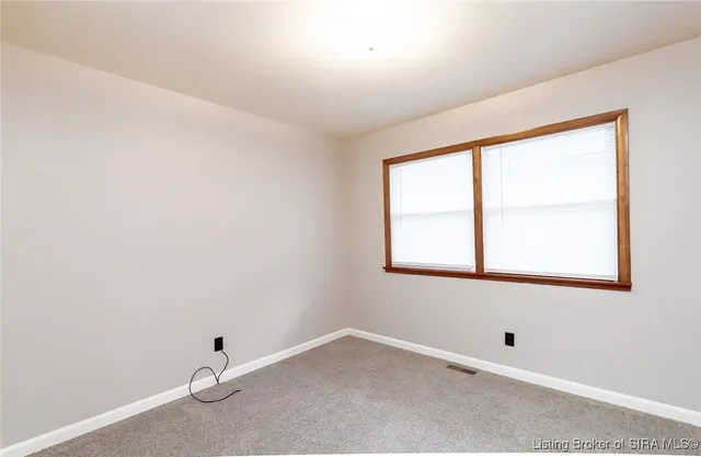 $207,500 | 115 Hungate Avenue, Salem, IN 47167