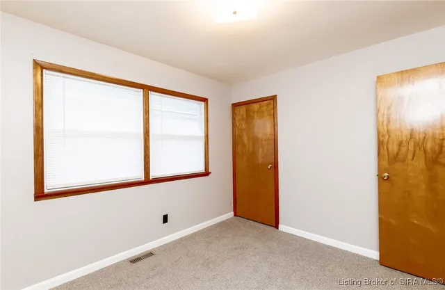 $212,500 | 115 Hungate Avenue, Salem, IN 47167