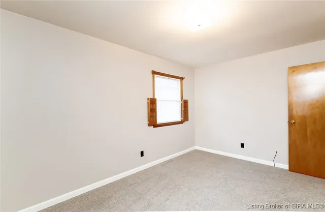 $207,500 | 115 Hungate Avenue, Salem, IN 47167