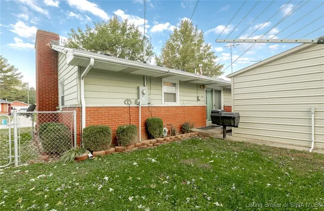 $212,500 | 115 Hungate Avenue, Salem, IN 47167