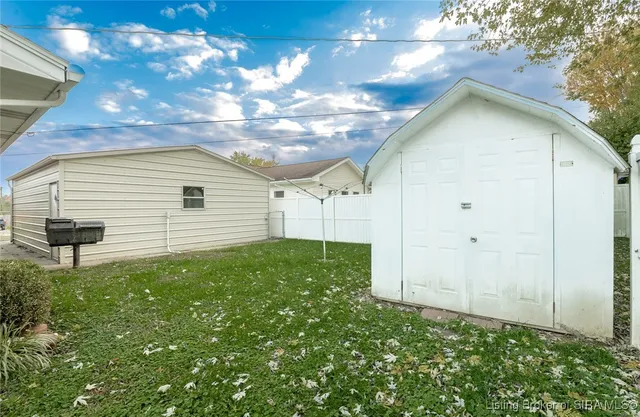 $207,500 | 115 Hungate Avenue, Salem, IN 47167