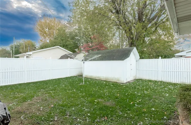 $212,500 | 115 Hungate Avenue, Salem, IN 47167